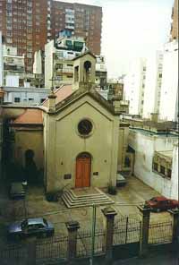 Hoy. Vista de la Capilla de Guadalupe ubicada en Mansilla, entre Julián Alvarez y Medrano. Tomada desde el Colegio.